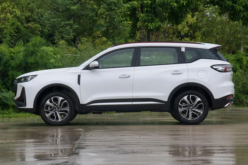 ‘Cơn ác mộng’ của Toyota Corolla Cross chốt giá hơn 360 triệu đồng