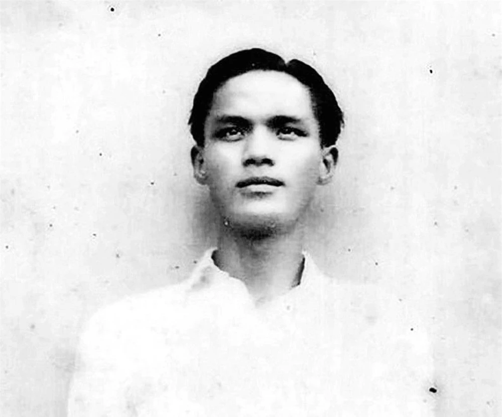 Giai nhân áo đen Hà thành ăn thịt gà được thưởng kim cương và hai mối tình lưu danh kim cổ - Ảnh 2. Giai nhân áo đen Hà thành ăn thịt gà được thưởng kim cương và hai mối tình lưu danh kim cổ - Ảnh 2.