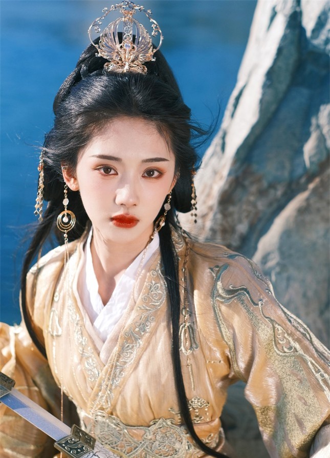 Mỹ nhân 10X gây ấn tượng với vai dị nhân giỏi võ ảnh 6