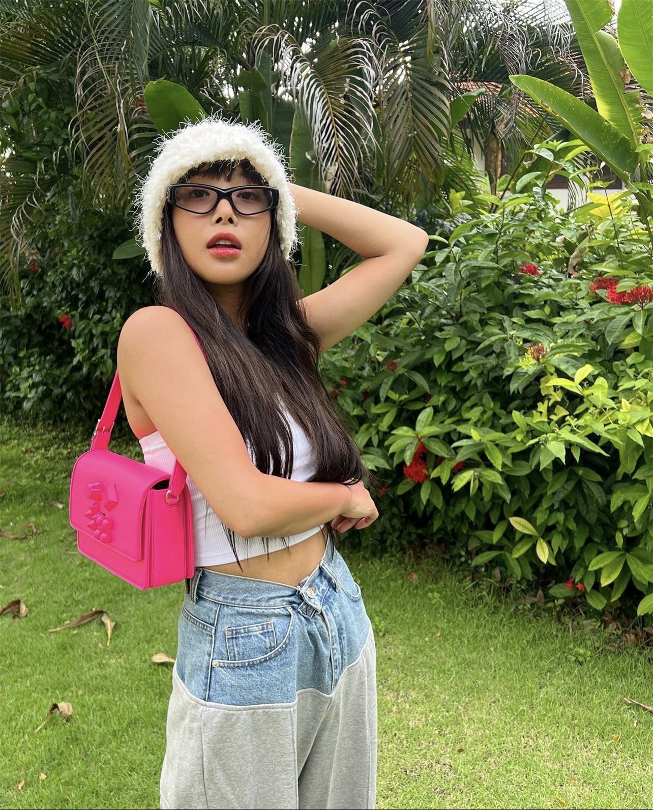 Nữ ca sĩ có bạn trai là vận động viên đập nát vợt ở Asiad 19 ảnh 1