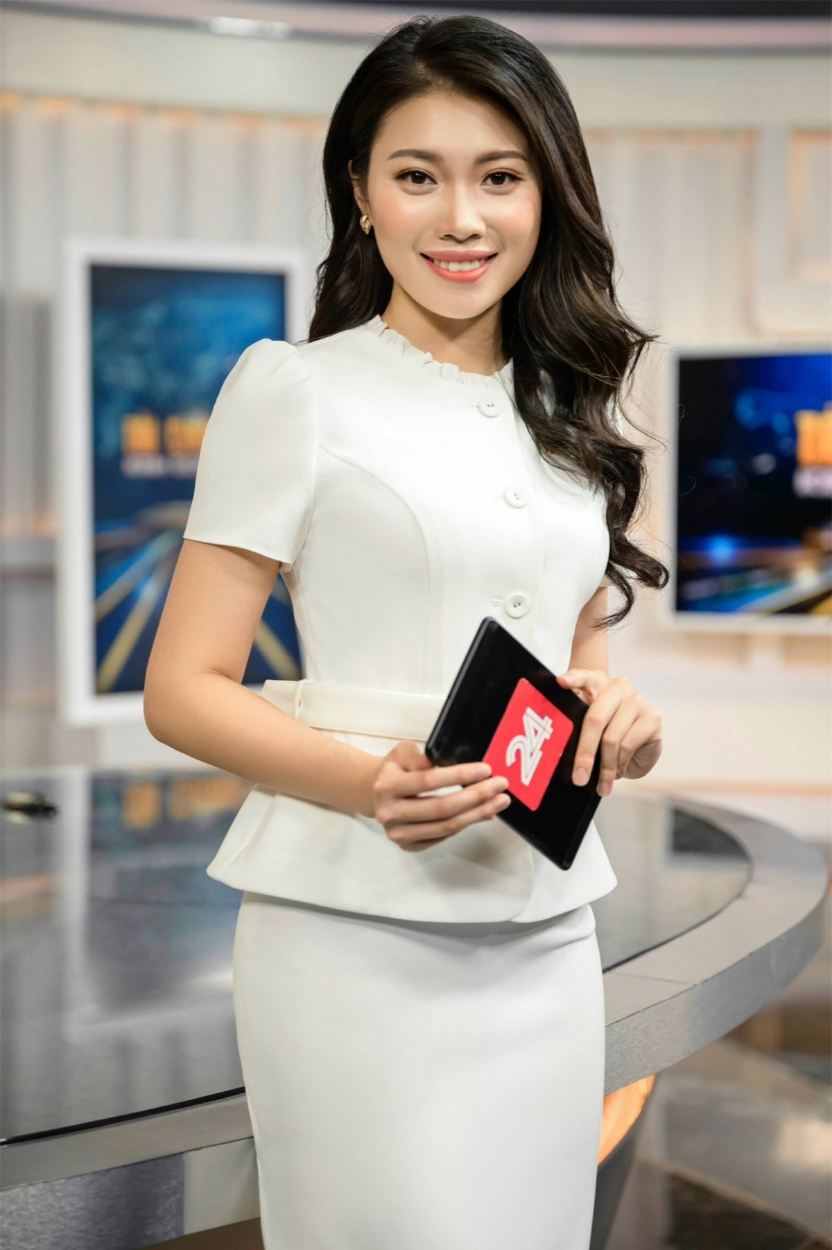 Tiết lộ về bộ đôi MC tài chính Hoàng Nam - Điệp Anh ảnh 10