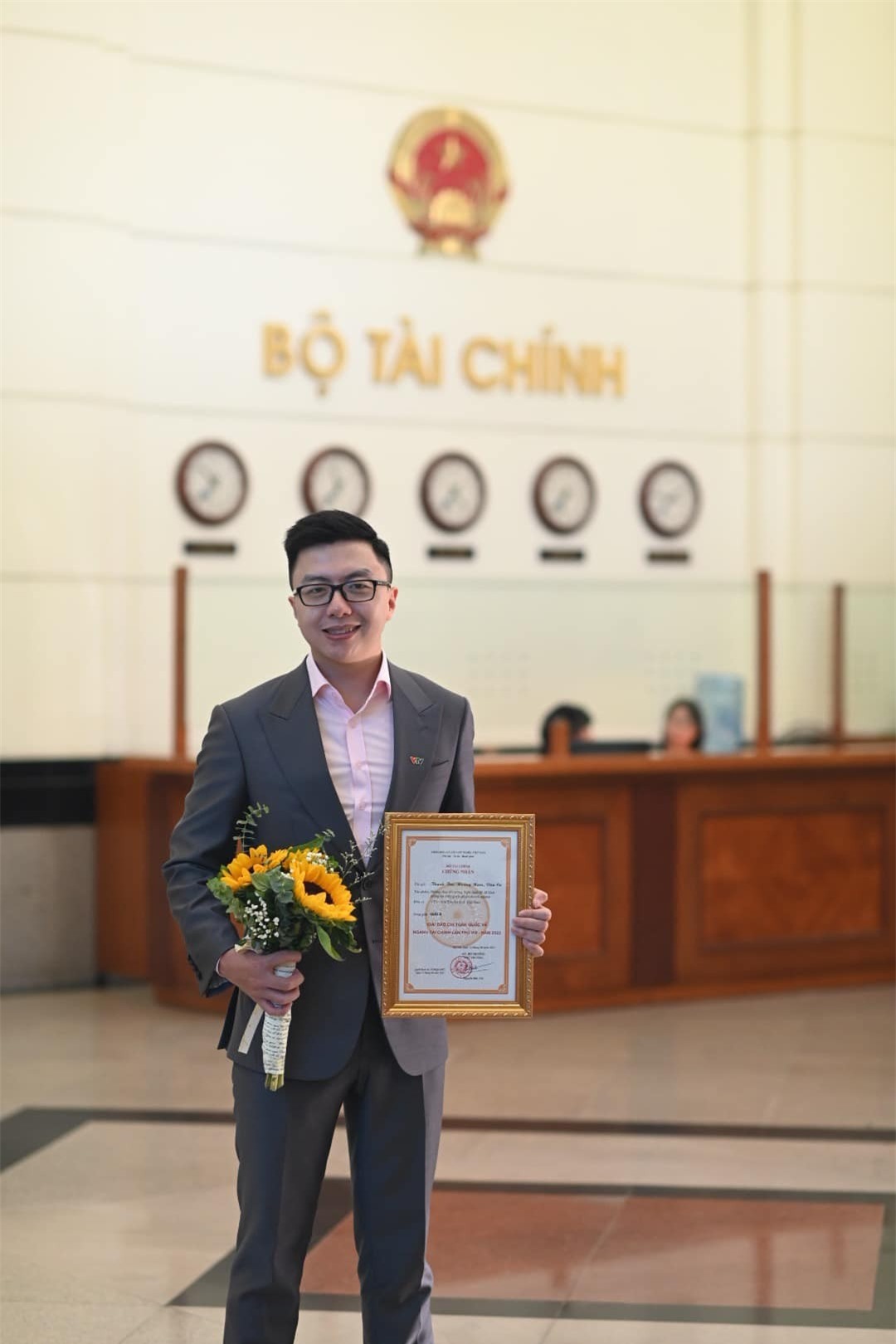 Tiết lộ về bộ đôi MC tài chính Hoàng Nam - Điệp Anh ảnh 4