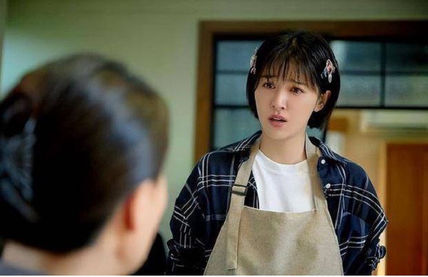 Đang nấu giỗ ở nhà chồng thì có khách đến, nghe họ nói chuyện tôi liền rửa tay ra về