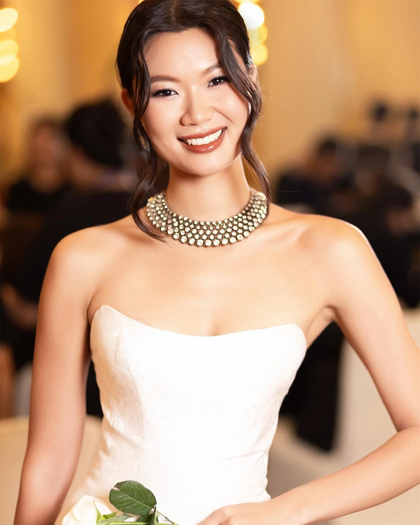 2 Á hậu Miss Universe Vietnam: Một người là cô bé chăn trâu trốn mẹ thi Hoa hậu, một người vừa vượt qua phẫu thuật khối u ở ngực