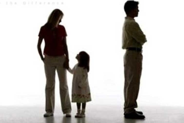 Khi đăng ký kết hôn, tôi vô tình phát hiện bí mật 'động trời' của cô bạn gái ngoan hiền