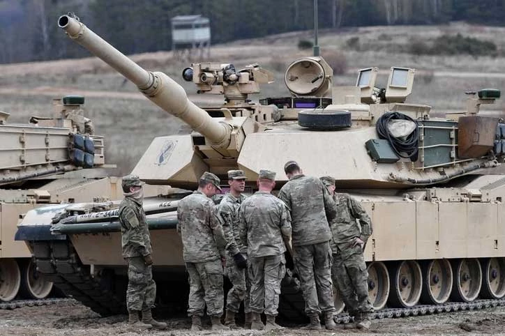 Xe tăng M1A1 Abrams.