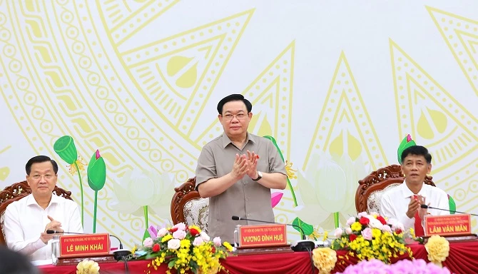 Đồng chí Vương Đình Huệ- Ủy viên Bộ Chính trị, Chủ tịch Quốc hội tham dự hội nghị Công bố quy hoạch tỉnh Sóc Trăng.