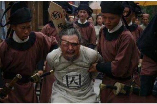 &#x110;&#x1EA1;i t&#x1B0;&#x1EDB;ng Nh&#x1EA1;c Phi t&#x1EEB;ng ch&#x1ECB;u c&#x1EF1;c h&#xEC;nh &#x111;&#xE1;ng s&#x1EE3; h&#x1A1;n l&#x103;ng tr&#xEC; g&#x1EA5;p 10 l&#x1EA7;n, &#x111;au &#x111;&#x1EDB;n &#x111;&#x1EBF;n m&#x1EE9;c kh&#xF4;ng th&#x1EC3; ch&#x1ECB;u n&#x1ED5;i