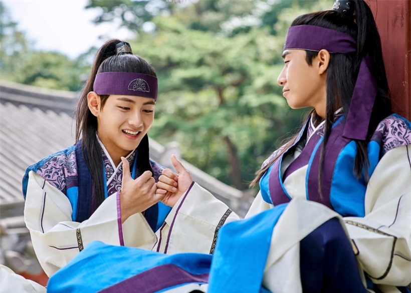 Ban đầu, các Hwarang chỉ là những mỹ nam nhàn rỗi. Ảnh: Morganparabola.files.wordpress.com ảnh 2