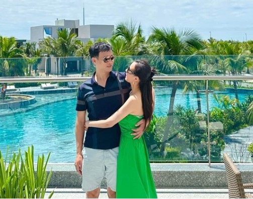 Nữ diễn viên 'giàu nhất miền Bắc' khoe ảnh đi nghỉ cùng 'sugar daddy', tiết lộ được yêu chiều vô độ