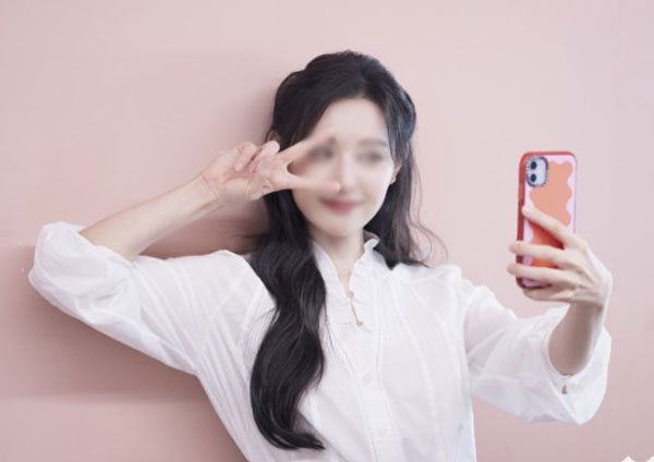 Mỹ nhân gây sốt MXH vì nhan sắc hơn 10 năm không đổi, là người từng lấn át cả Song Hye Kyo