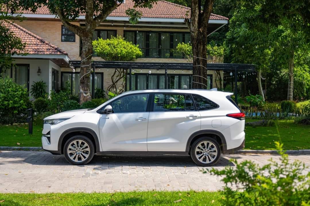 Chiêm ngưỡng ảnh thực tế của 'cựu vương' Toyota Innova 2023 tại Việt Nam ngay trước ngày ra mắt