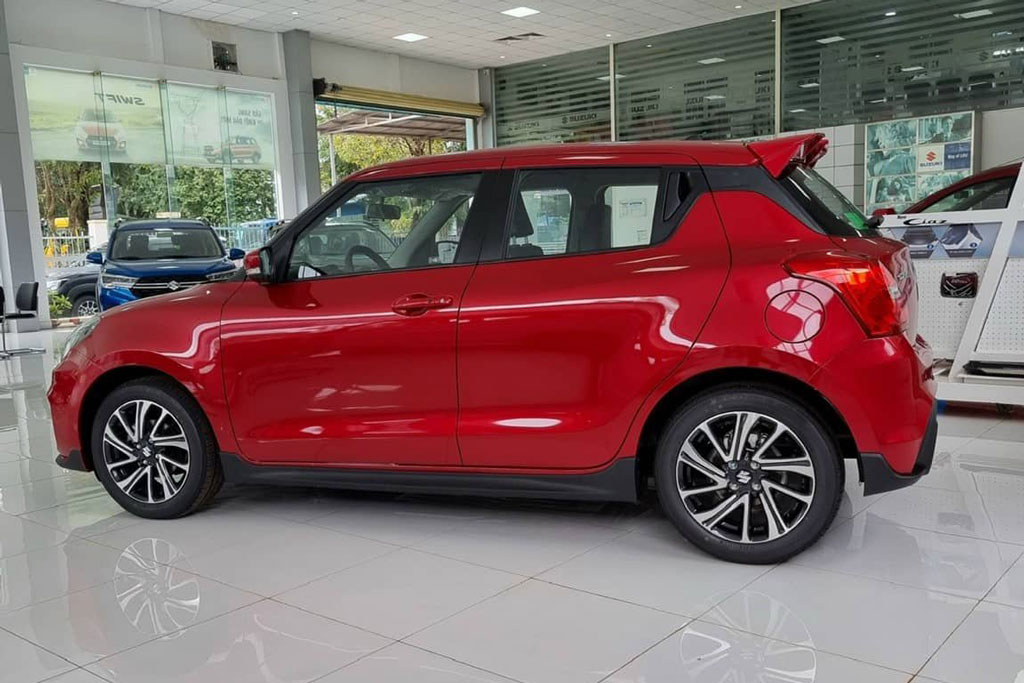 Bảng giá ôtô Suzuki tháng 10/2023: Giảm giá sốc