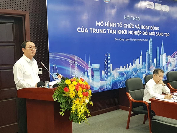Bộ trưởng Bộ KH&CN Huỳnh Thành Đạt phát biểu tại hội thảo.