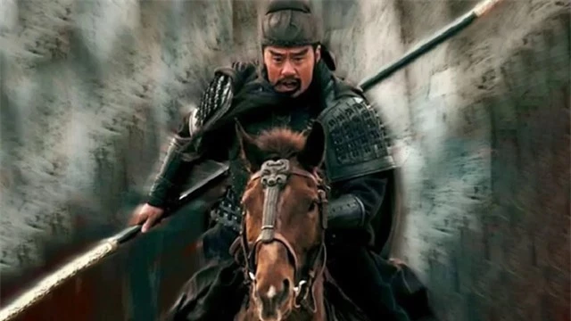 Võ tướng dọa giết Triệu Vân, chế ngự Quan Vũ, khiến Lã Bố phải né tránh là ai? - Ảnh 4.