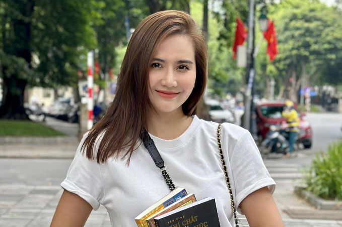 Sau Thương Ngày Nắng Về, Huyền Lizzie nhan sắc ngày càng rực rỡ, 'hack tuổi' như học sinh cấp 3