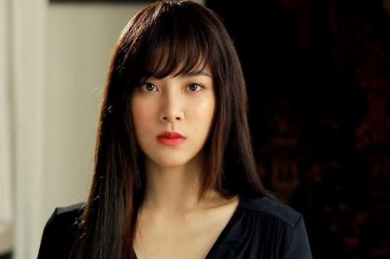 Tình cờ vào được căn phòng bí mật luôn khóa chặt trong nhà bạn trai giàu có, cô gái hoảng loạn nhìn cảnh tượng trước mắt