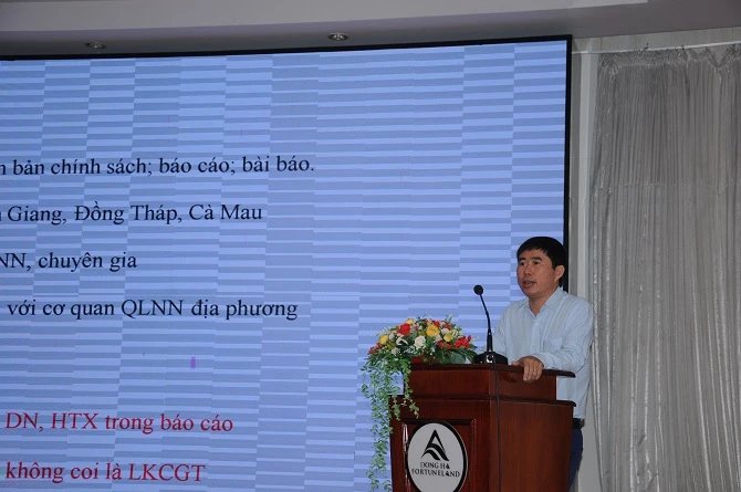 Ông Hoàng Vũ Quang - Phó Viện trưởng Viện Chính sách và Chiến lược phát triển nông nghiệp nông thôn trình bày kết quả thực trạng liên kết chuỗi giá trị thời gian qua 