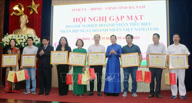 Tập trung tháo gỡ khó khăn cho doanh nghiệp