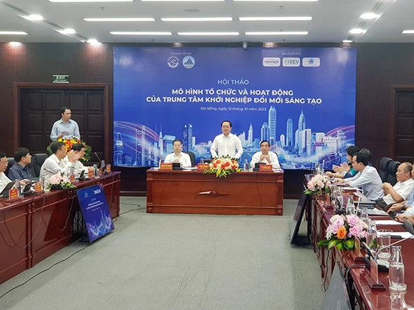 Hội thảo về mô hình tổ chức và hoạt động của Trung tâm khởi nghiệp ĐMST do Bộ KH&CT tổ chức tại Đà Nẵng ngày 12/10.