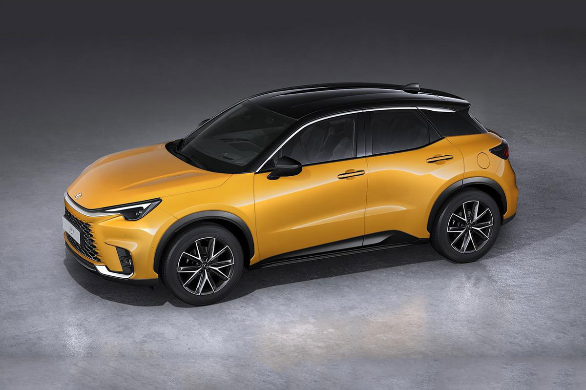 SUV nhỏ nhất của Lexus chốt giá từ 875 triệu đồng