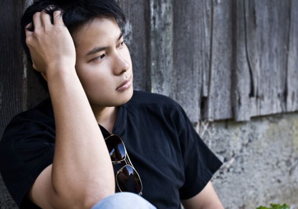 
Bạn trai ở trọ mà ngày mùng một nào cũng thấy phảng phất mùi nhang khói, tôi lạnh người khi phát hiện bí mật trên gác xép