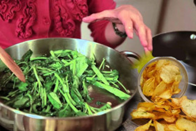 8 thực phẩm dễ sinh độc tố liên quan thoái hóa não và ung thư, gồm cả món rau nhiều người Việt ăn hàng ngày