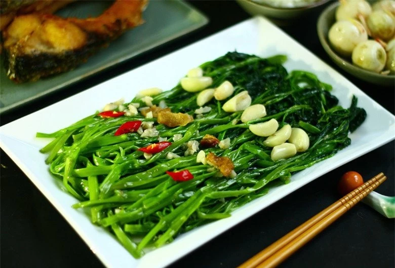 8 thực phẩm dễ sinh độc tố liên quan thoái hóa não và ung thư, gồm cả món rau nhiều người Việt ăn hàng ngày - 2