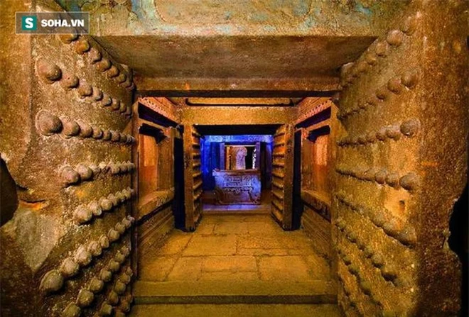 Càn quét lăng mộ Càn Long, Tôn Điện Anh vơ vét sạch mọi báu vật nhưng vứt lại 1 thứ, hơn 80 năm sau được định giá 460 tỉ đồng - Ảnh 6.