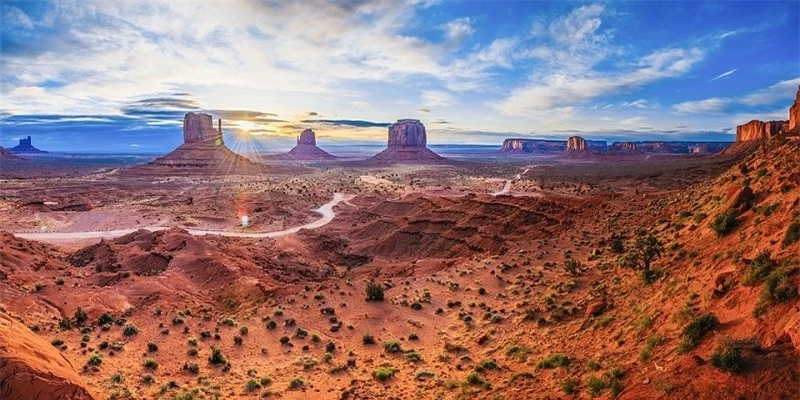 Thung lũng tượng đài Monument Valley 