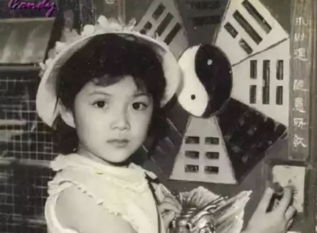 Bi kịch sao nhí 3 tuổi đã debut, 12 năm đóng 300 bộ phim: Khi con cái bị chính bố mẹ 'vắt kiệt' như gà đẻ trứng vàng