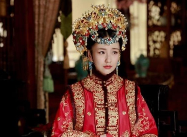 Được Hoàng đế Khang Hy cưng chiều, nữ nhân duy nhất được mặc long bào khi chôn cất trong lịch sử Trung Quốc là ai?