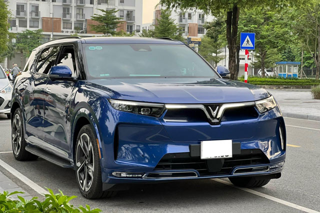 VinFast VF9 "siêu lướt" lăn bánh vài nghìn km rao bán lại với mức giá khó tin