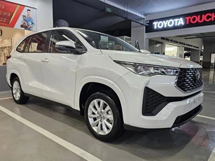 Đại lý bán Toyota Innova Cross ‘kèm lạc’ 50 triệu đồng, khách Việt liệu có ‘quay xe’?