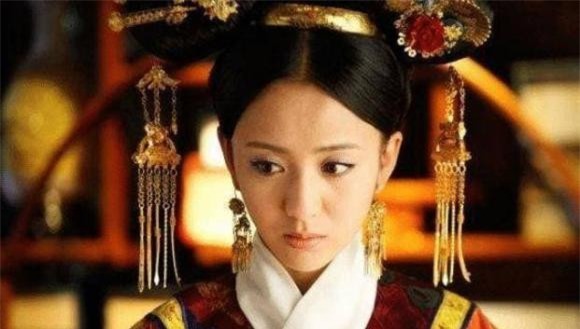 2-nu-quan-thoi-xua-ngoisaovn-w621-h353 3 nữ quan, hoàng tử, hoàng đế