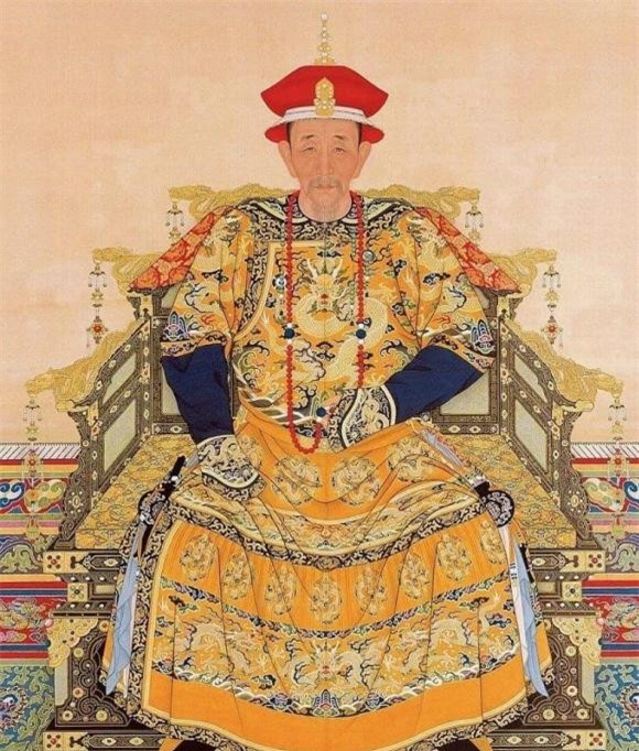 mặc long bào khi chôn cất 2 hoàng đế Khang Hy, Viên Hiến công chúa, Cố Luân công chúa, long bào, mặc long bào khi chôn cất