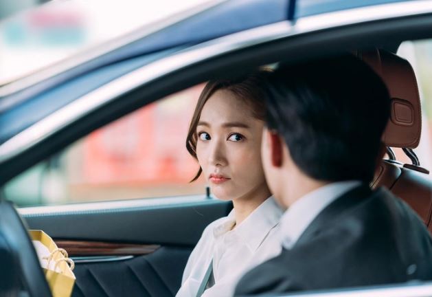 Quen bạn gái xinh giàu, hẹn đi chơi buổi đầu tiên chưa kịp lên xe tôi đã bị cô ấy đuổi về vì lý do oái oăm