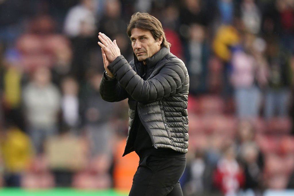 HLV Antonio Conte tuyên bố muốn trở lại cầm quân