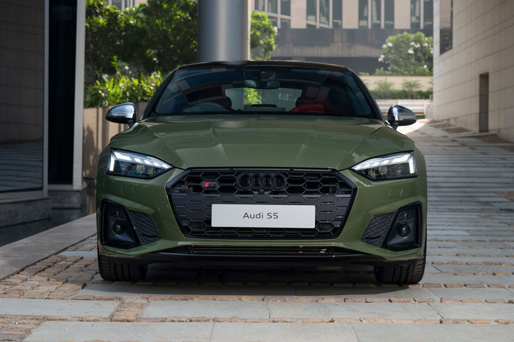 Audi S5 Sportback Platinum Edition ra mắt với giá 2,333 tỷ đồng