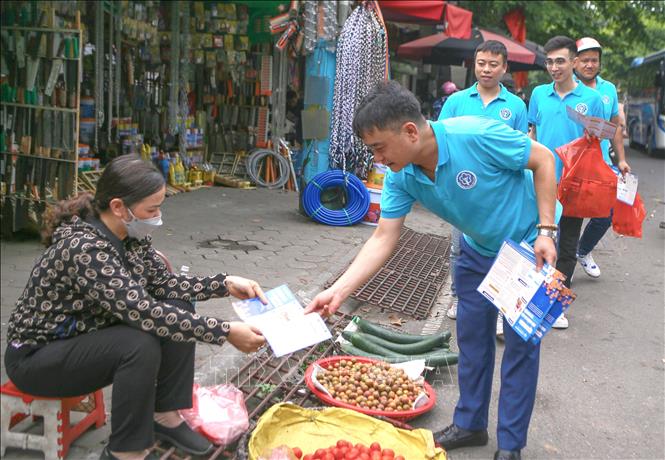 Hoàn thiện chính sách bảo hiểm xã hội, ổn định việc làm, bảo đảm an sinh