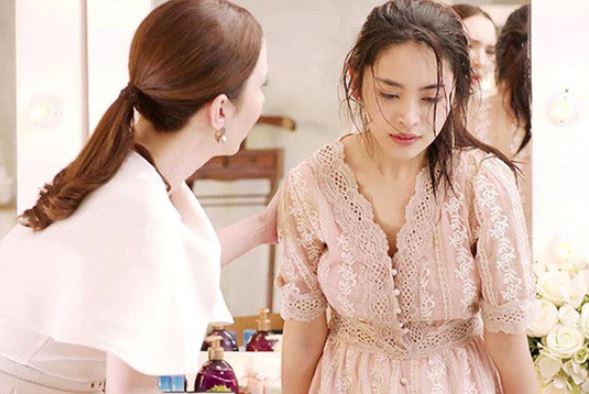 Sau khi dạy cho nhân tình của chồng một bài học, chị dâu ôm con qua nhà bố mẹ tôi cầu cứu