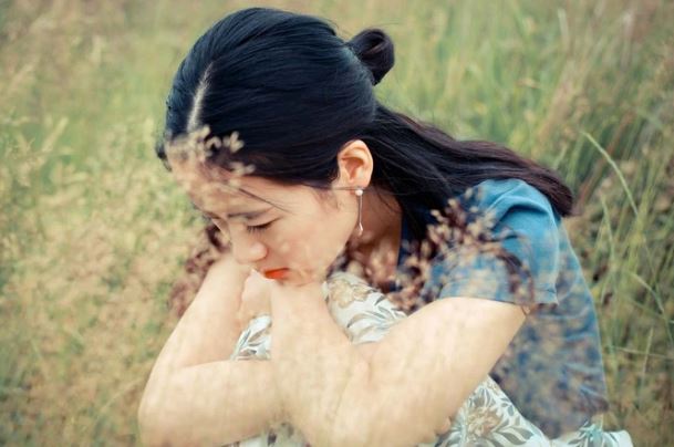 
Bạn gái ngỏ ý muốn mua đôi guốc 8 triệu, tôi đặt mua xong liền bị "đá" không thương tiếc