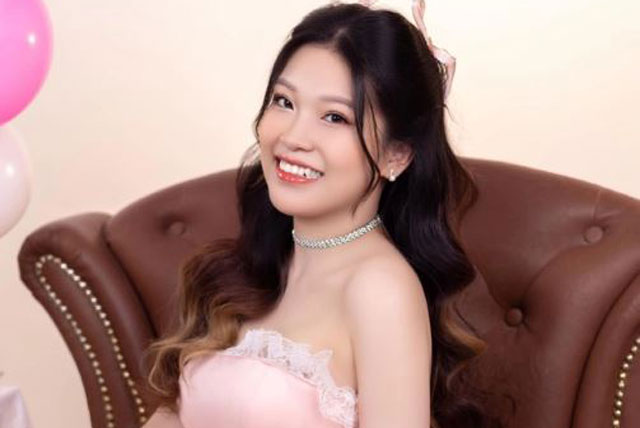 Ngắm bà xã cực xinh của tiền đạo tuyển Việt Nam