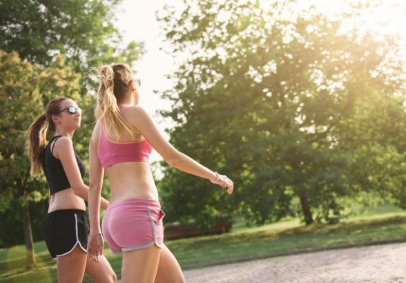 Có một kiểu đi bộ trông buồn cười nhưng giúp giảm cân hiệu quả, ai làm được hưởng vô vàn lợi ích