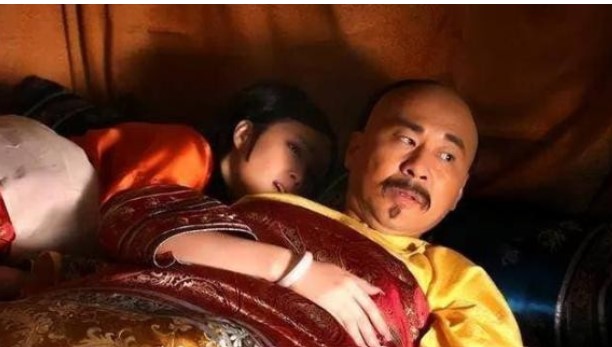 Các phi tần thời xưa phục vụ trên giường như thế nào? Những người vợ lẽ phải tuân theo quy tắc gì? Mỗi triều đại lại khác nhau