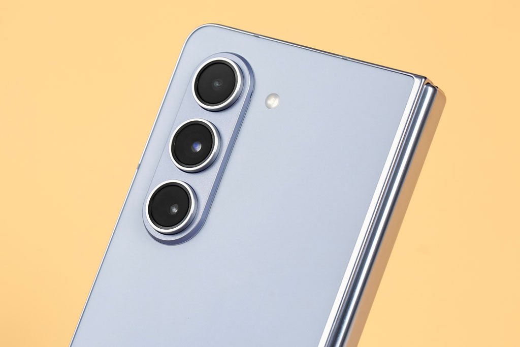 Samsung Galaxy Z Fold5 giảm giá 8 triệu đồng tại Việt Nam