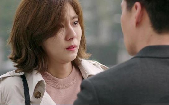 Chở bạn gái đi mời cưới, vô tình thấy 1 từ trên chiếc thiệp gửi người yêu cũ của cô ấy mà tôi quay xe hủy hôn ngay lập tức