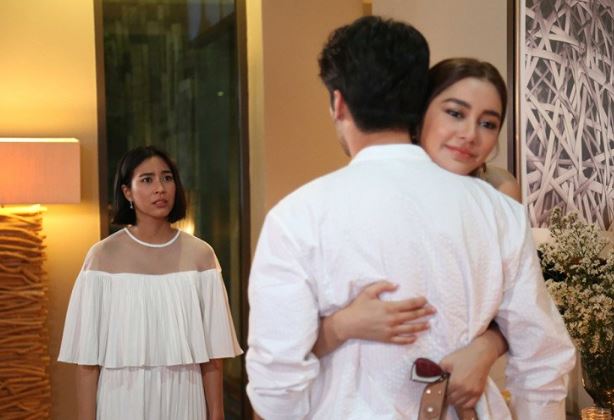 Lúc ôm con rời khỏi nhà, tôi gọi cho nhân tình của chồng để "bàn giao" người đàn ông tệ bạc