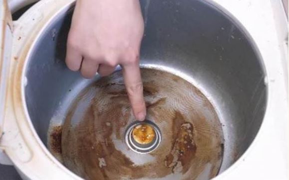 Dùng nồi cơm điện được 10 năm mình nhận thấy nếu lau 3 chỗ này nấu sẽ nhanh hơn và tiết kiệm điện hơn