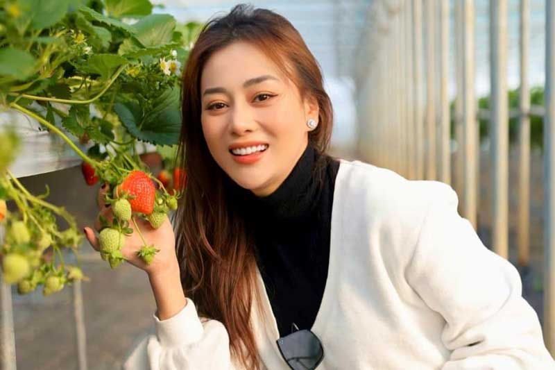 Ngắm nhan sắc đời thường của diễn viên Phương Oanh